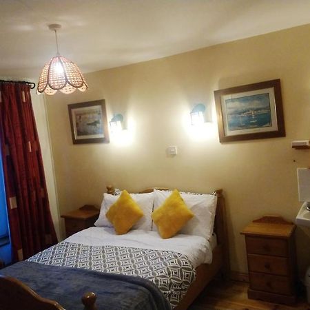 Vaughans Pub/Accommodation كليفدين المظهر الخارجي الصورة