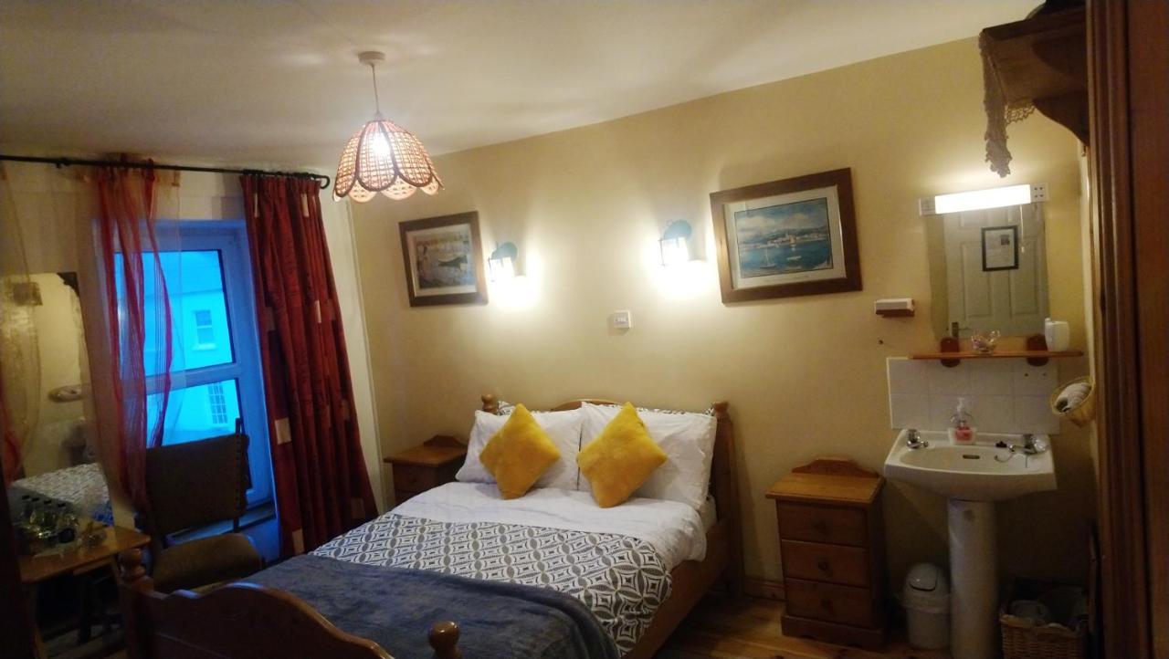 Vaughans Pub/Accommodation كليفدين المظهر الخارجي الصورة