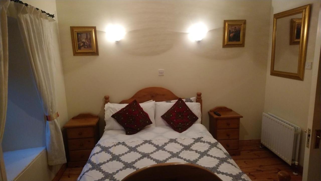 Vaughans Pub/Accommodation كليفدين المظهر الخارجي الصورة